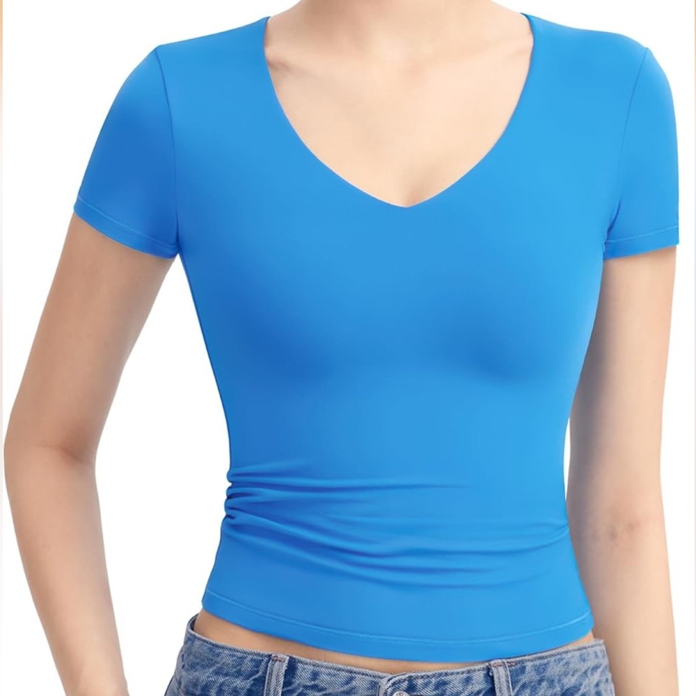 Pumiey V neck top Size XL blue